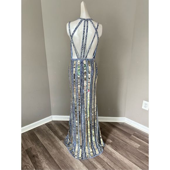 MAC DUGGAL HALTER NECK EMBELLISHED DETAILED BACK GOWN - Picture 7 of 11